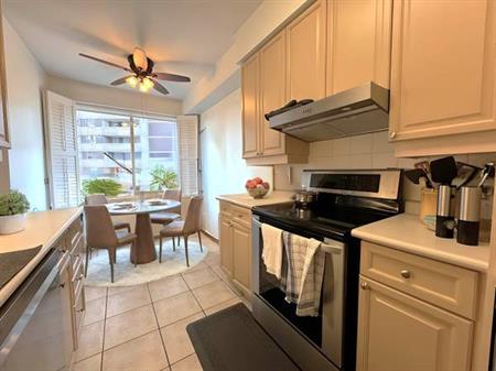 1 LOMOND DR. SUITE 402 - SPACIOUS 2BED+DEN/2BATH, PARKING, BALCONY