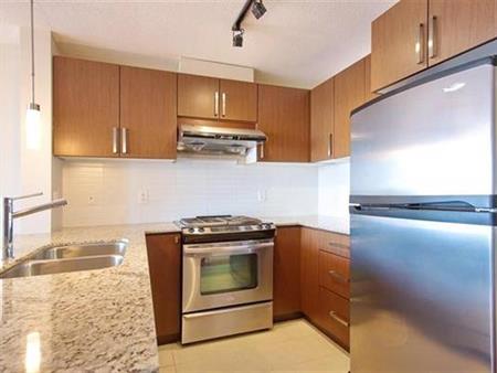 Burnaby Lougheed Skytrain 2 bed 2 bath Condo