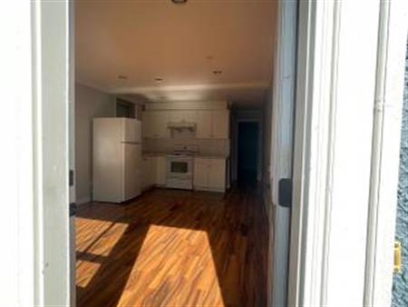 1BR/1BA BASEMENT SUITE