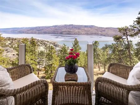 Fully Renovated Lakeview Condo With Enclosed Sunroom | Peachland