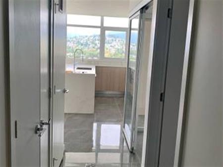 2 Bed 2 Bath Apartment near Brentwood