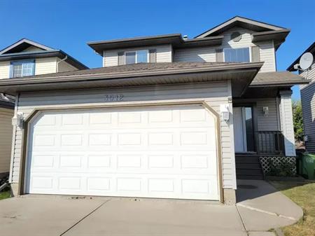 3 bedrooms single house located in Wild Rose | 3512 20 Street Northwest, Edmonton