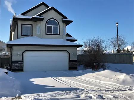 Spacious & Stylish 3 BDR/3 BATH Home | 1104 Lincoln Crescent Northwest, Edmonton