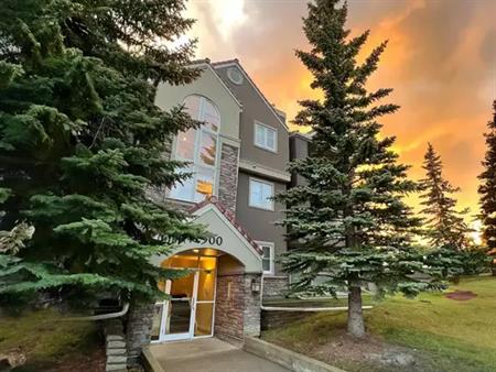 Beautiful unit for rent in Edgemont great neighborhood with top-notch amenities | 32 - 2900 Edenwold Heights Northwest, Calga