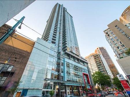 Seymore/Robson(1bed/1bath/1den/1balcony)