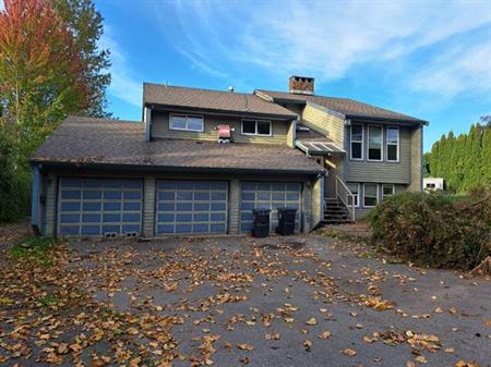 Upper House on acreage in Willoughby