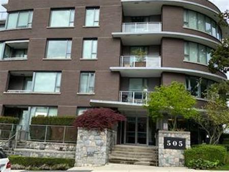 1 Bed + Den - Cambie - W 30 Ave