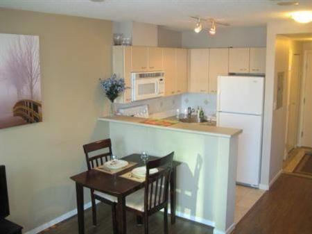 ~~Available Oct 1 - Fully Furnished Studio - West End/Coal Habour~~