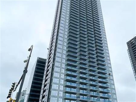 Surrey Centre King George Hub 1 bed+1 bath+1parking apartment for rent