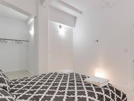Appartment a louer pres de Metro Berri