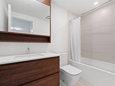 2beds+2baths Wynwood Green Condo ( Lougheed Town Center)