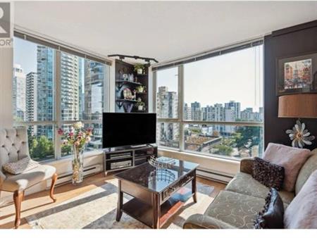 1 bedroom coal harbour view