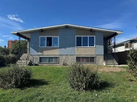 Fully Renovated 2 Bedroom Half Duplex Upper Unit | 1531 35 Street Southeast, Calgary