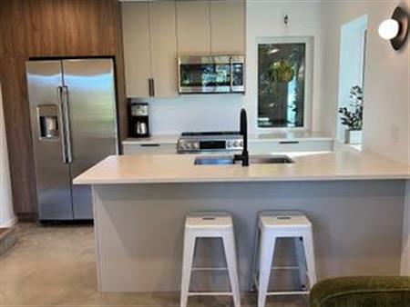 Private, modern 1 bed/1 bath furnished suite