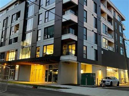 Downtown Squamish 2 Bedroom n Den