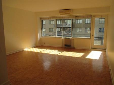 Apartment on 6th floor available now! (#604)