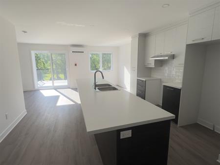 Condo à Louer à Rigaud