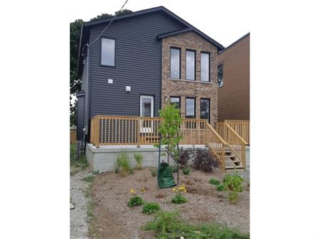 1242 King Street East | 1242 King Street East, Kitchener