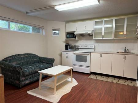 ONE BED UNIT CLOSE TO UBC IN KERRISDALE