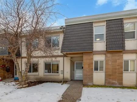 Glenmore Gardens Townhomes | 2105 90 Ave SW, Calgary