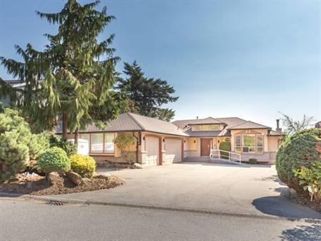 2 BEDROOM SUITE WITH SINGLE GARAGE EAST ABBOTSFORD