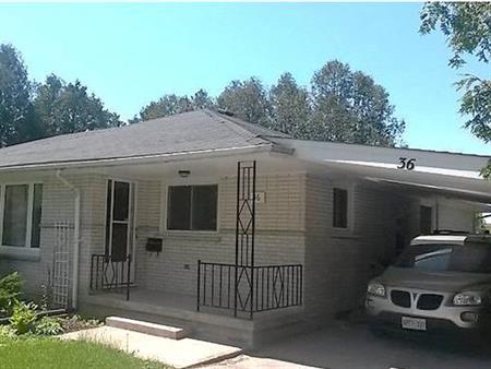 WHOLE HOUSE : 3 brm / 1.5 ba : $2400 + utilities (JAN 1 or DEC 1))