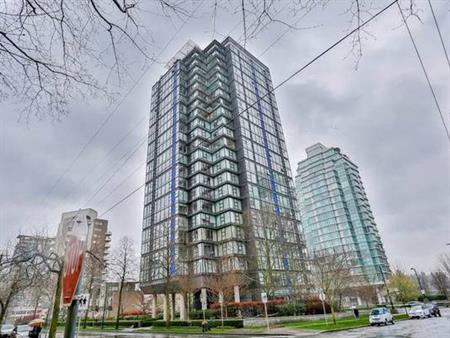 Coal Harbour - Gorgeous Water View 2 Bedroom Apartment