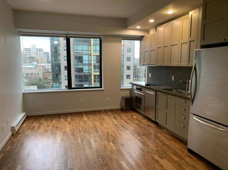 Modern Studio Suite @ Central Downtown Vancouver