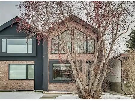 Trendy and spacious 4 bedroom home - convenient location! | 2404 28 Street Southwest, Calgary