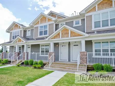 Beautiful and Quiet Cranston Townhouse - Behind Cranston Market | 57 Cranberry Road SE, Calgary