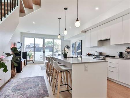 RARE 3 BDRM NESTLED IN THE HEART OF WEST QUEEN WEST!