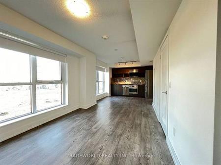 TRIDEL LUXURIOUS & SPACIOUS STUDIO INCREDIBLE AMENITIES ON SUBWAY LINE