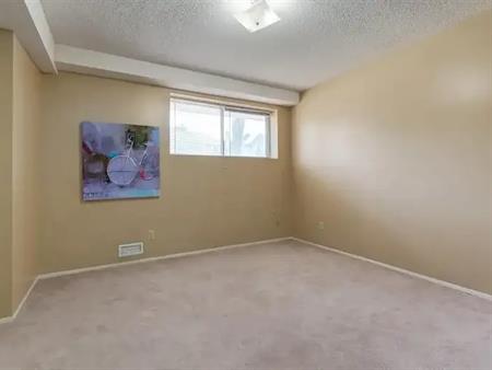 Cozy 2 bedroom basement suite | Calgary