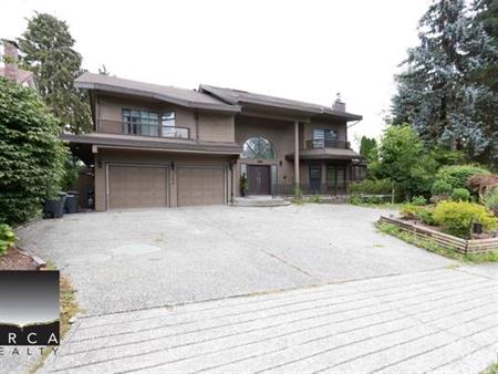 *Modern 2BR Suite in North Burnaby*