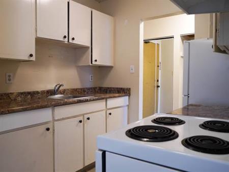 1 bedroom available November 1 at Garden Villa!