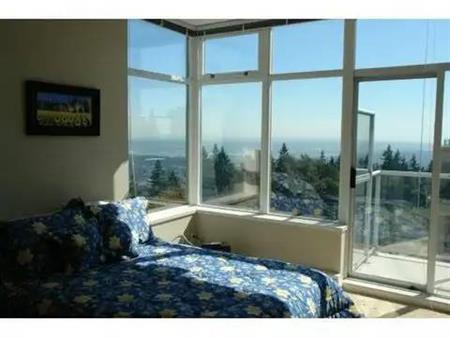 2 BEDS 2 BATHS MOUNTAINSIDE PENTHOUSE SFU CANPUS