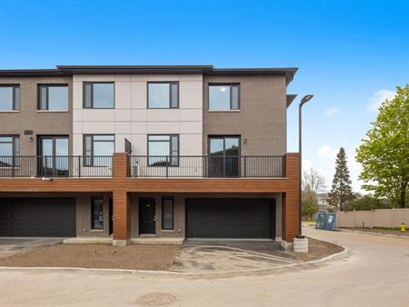 Hazeldean Crossing BRAND NEW 3 BED TOWNHOMES | 5924 Hazeldean Road, Ottawa