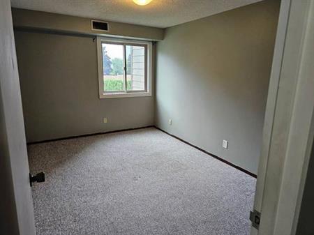 Available 2 Beds /1 Bath - Apartment In Kamloops, BC