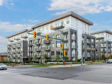 2 Bed & Den Condo for Rent in Burquitlam