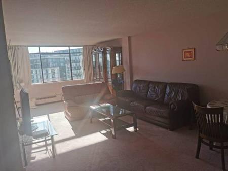 One-Bedroom Apartment on the 12th Floor in Richmond City Centre