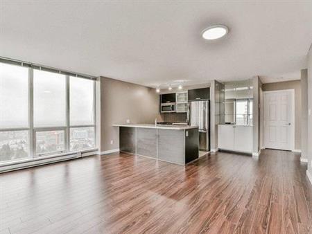 Large Penthouse Suite - 2 Bed 2 Bath