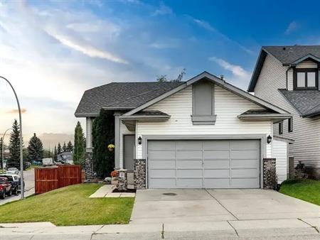 4 Bedroom House in Citadel | 27 Citadel Pass Crescent Northwest, Calgary