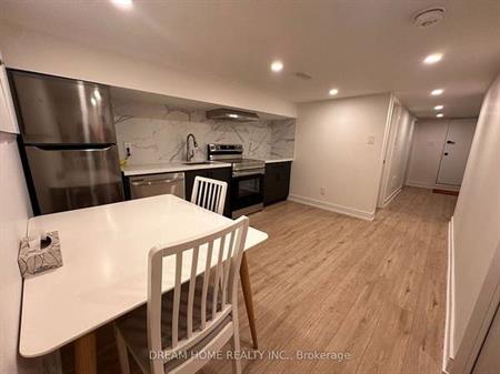 DUFFERIN GROVE 1 BED LOWER LEVEL RENOVATED STEPS TO SUBWAY