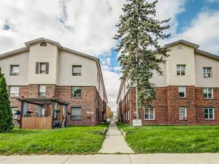 496/498 Simcoe Street North | 496 Simcoe Street North, Oshawa