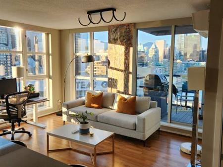 Spacious One Bed in heart of Yaletown with A/C