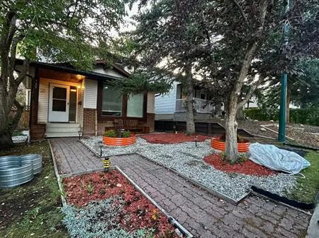 Beautiful 3-Bedroom Family Home with Garden – Quiet Neighborhood | 15 Edgeford Way Northwest, Calgary