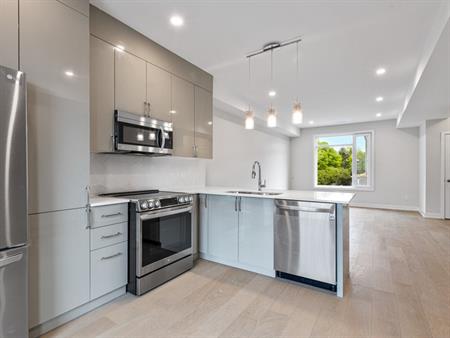 Hazeldean Crossing BRAND NEW 2 BED UPPER UNIT | 5938 Hazeldean Road, Ottawa