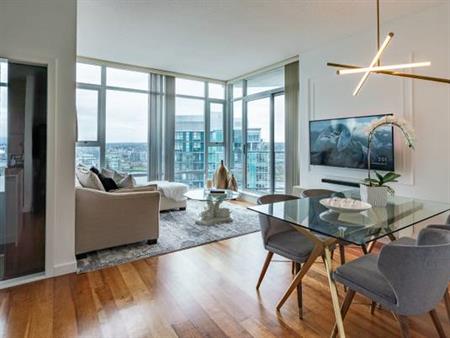 Modern Furnished Waterfront Condo in Yaletown