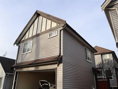 Coach House Backing Onto Green Space