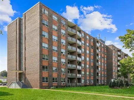 Edinburgh Manor Apartments | 640 Guelph Line, Burlington